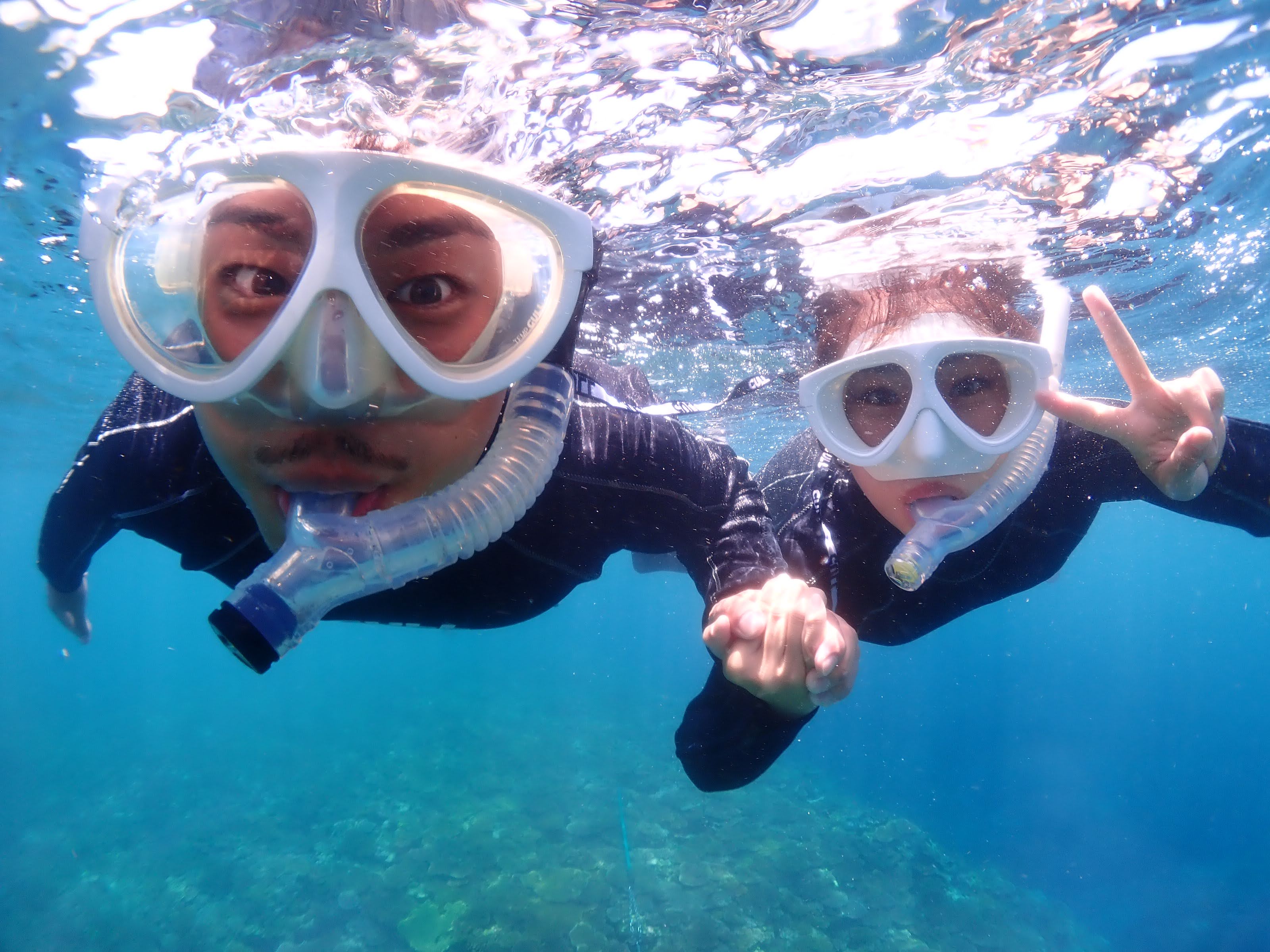 未経験から石垣島へ！資格取得全額無料＆渡航費・住宅手当あり。20代中心のチームで海遊びを仕事に